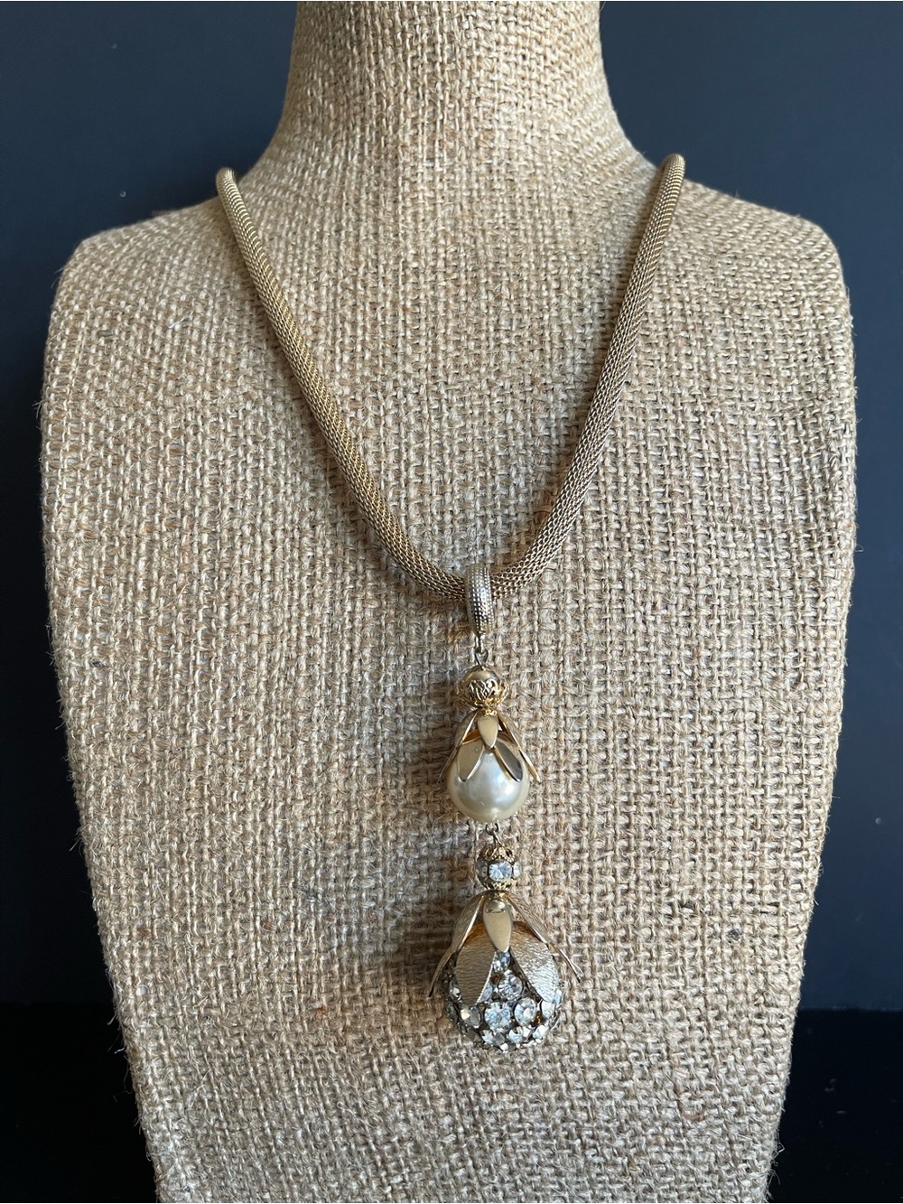 Vintage gold tone faux Pearl and rhinestone Drop Pendant Necklace
